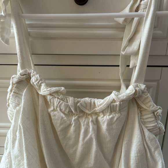 Cream Ruffled Romper - Picture 3 of 6